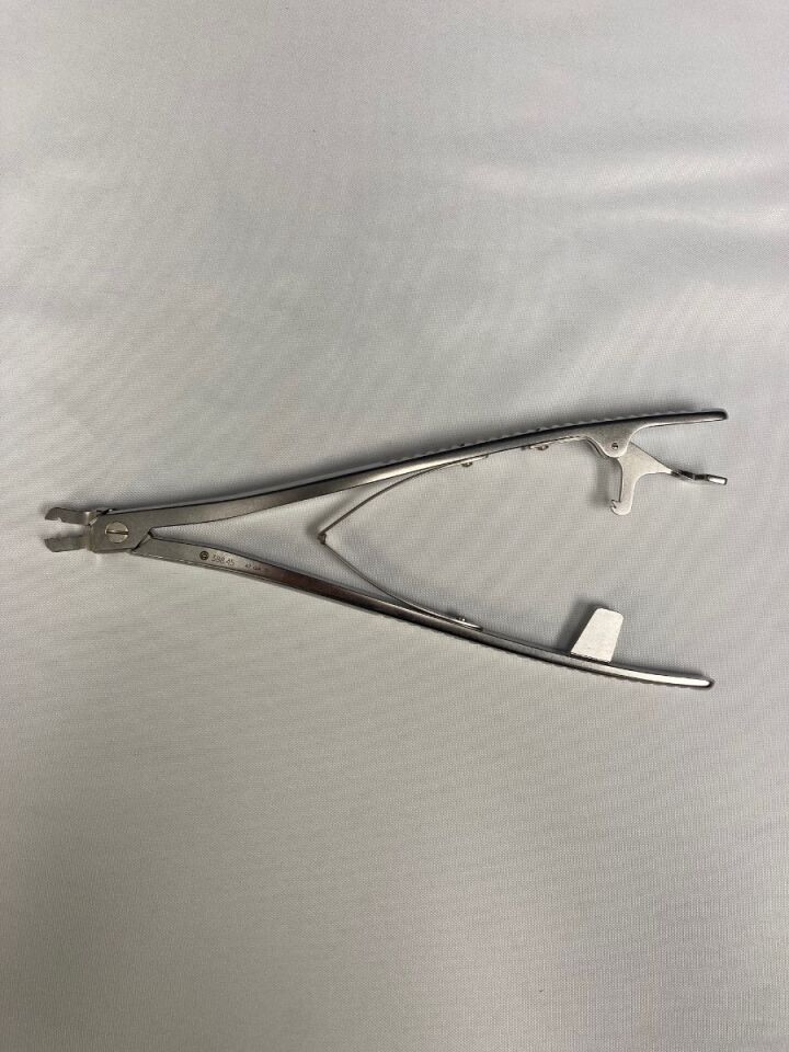 388.45 Spine USS 3.5mm Bar Holding Forceps US120